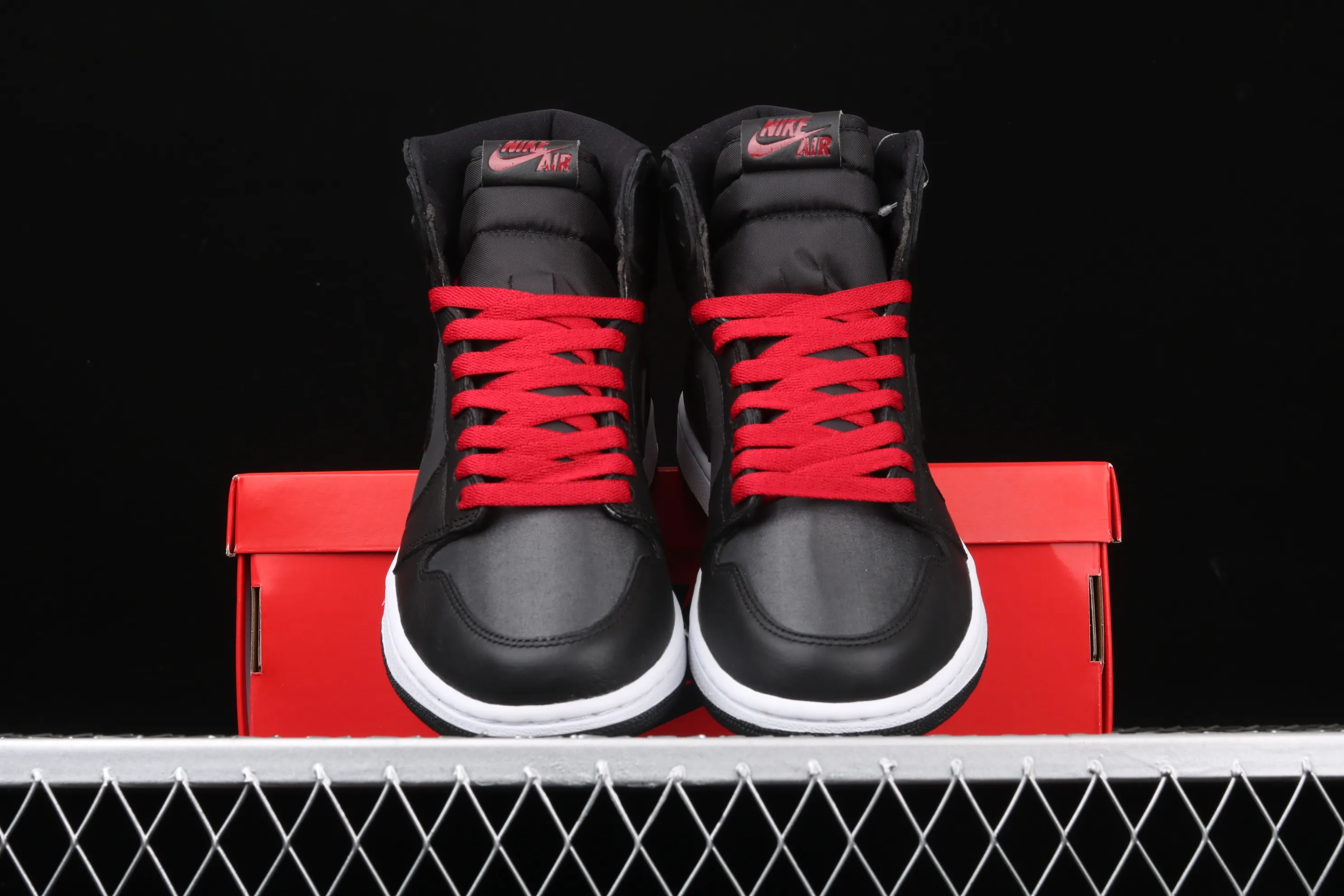 All categories Air Jordan Jordan series basketball shoes Air Jordan 1 High Air Jordan 1 High OG "Black Satin" AJ1 Joe 1 black gray red silk 555088-060